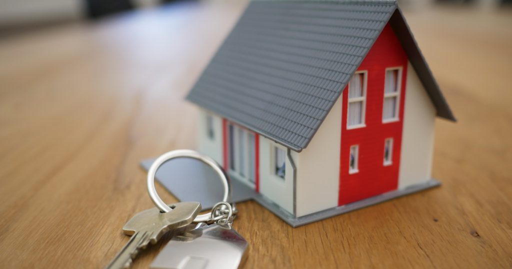 Modern home representing homeowners insurance cost and rates